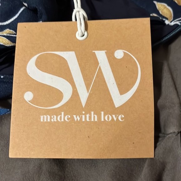 Beautiful piece skirt/off shoulder top, never worn. - Picture 7 of 7